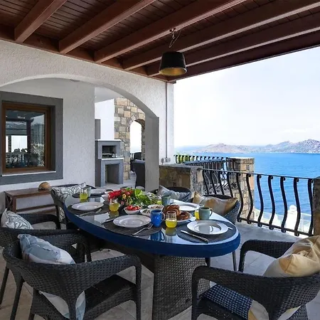 شقة Stunning Sea Front Near Yalikavak Marina *